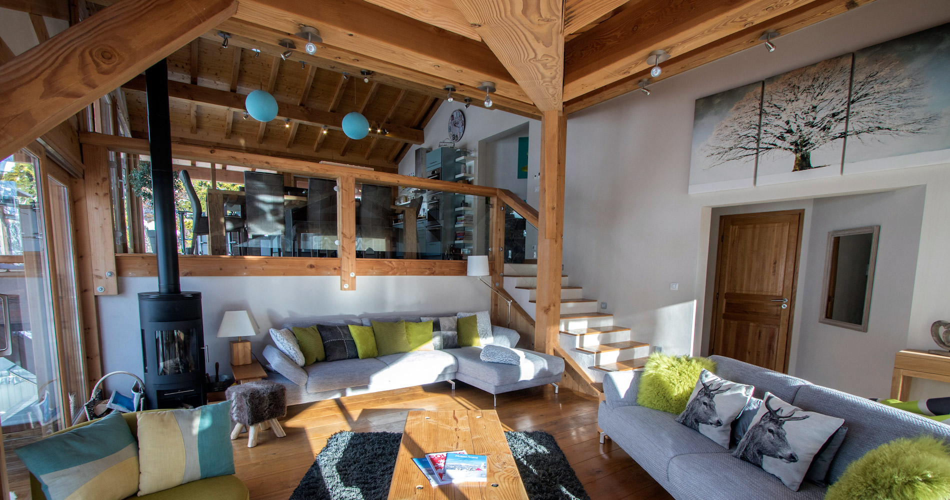 Chalet Caché lounge living area
