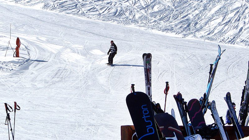 Ski hire rental